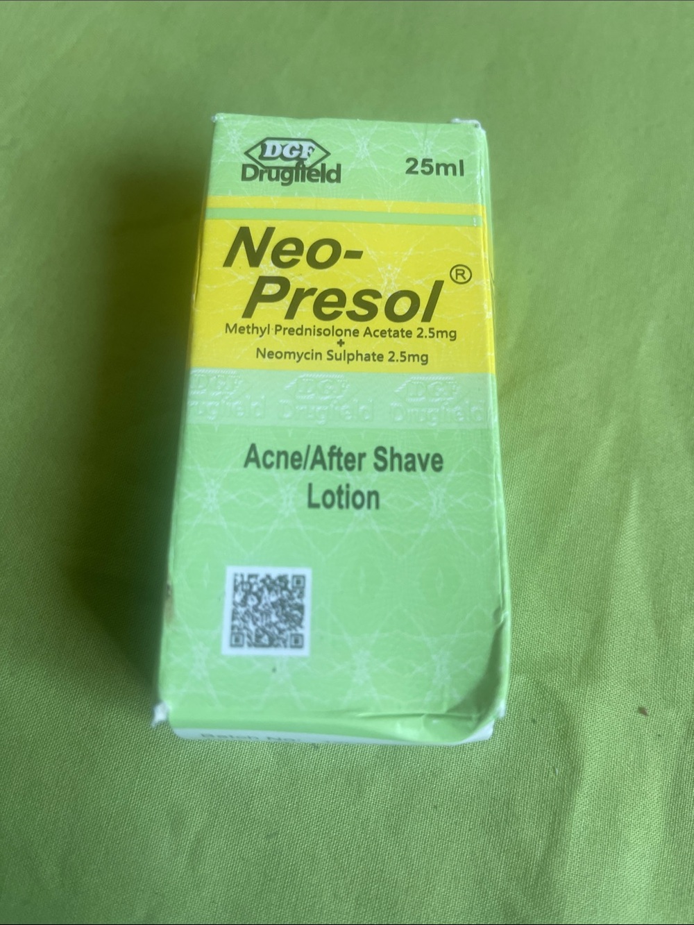 Menbur Neo-Presol Acne & After Shave Lotion - Yellow and Light Green